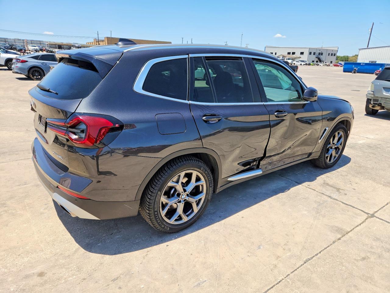 2022 BMW X3 xDrive30I - zdjęcie 3