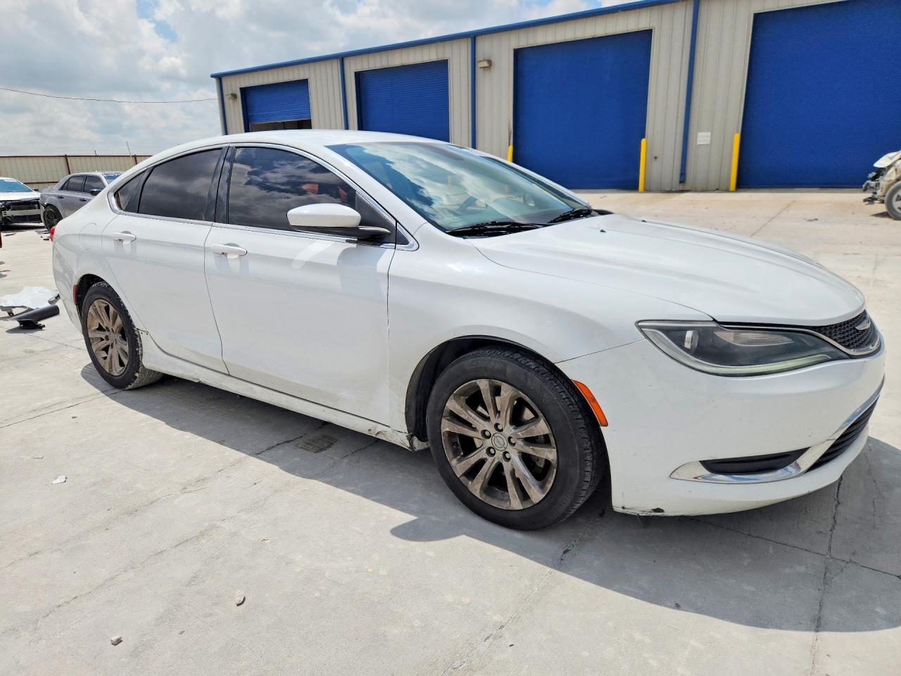 2015 Chrysler 200 Limited - zdjęcie 4