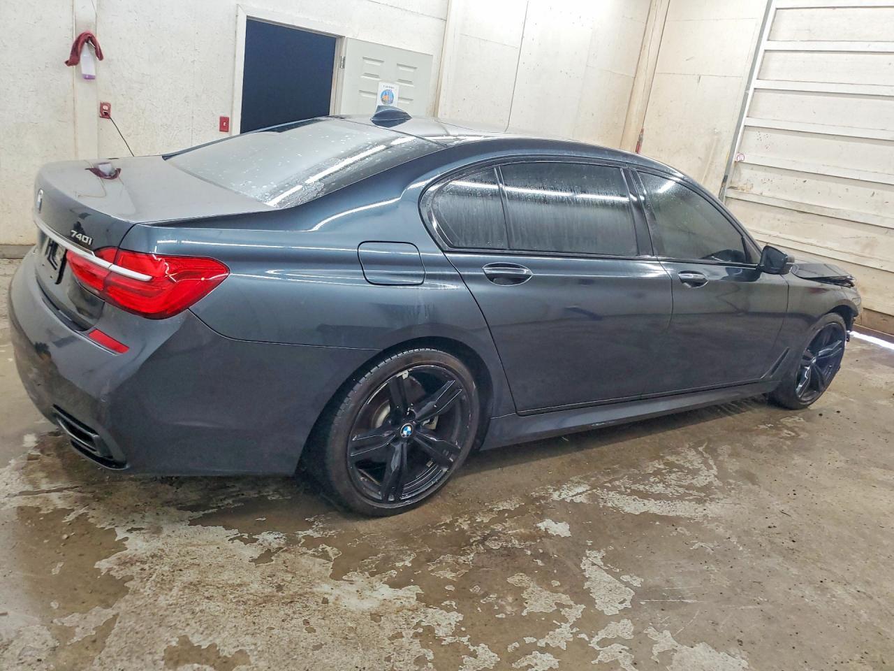 2019 BMW 740 I - zdjęcie 3