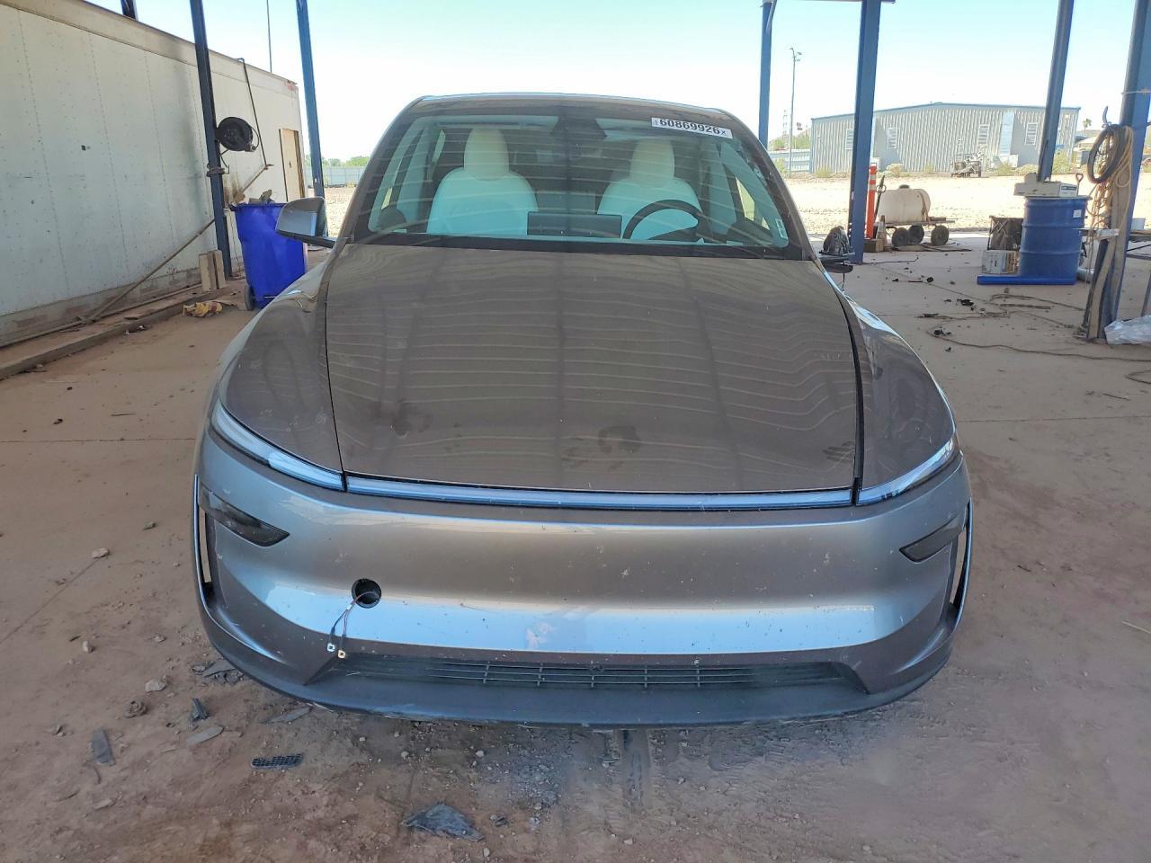 2026 Tesla Model Y - zdjęcie 11
