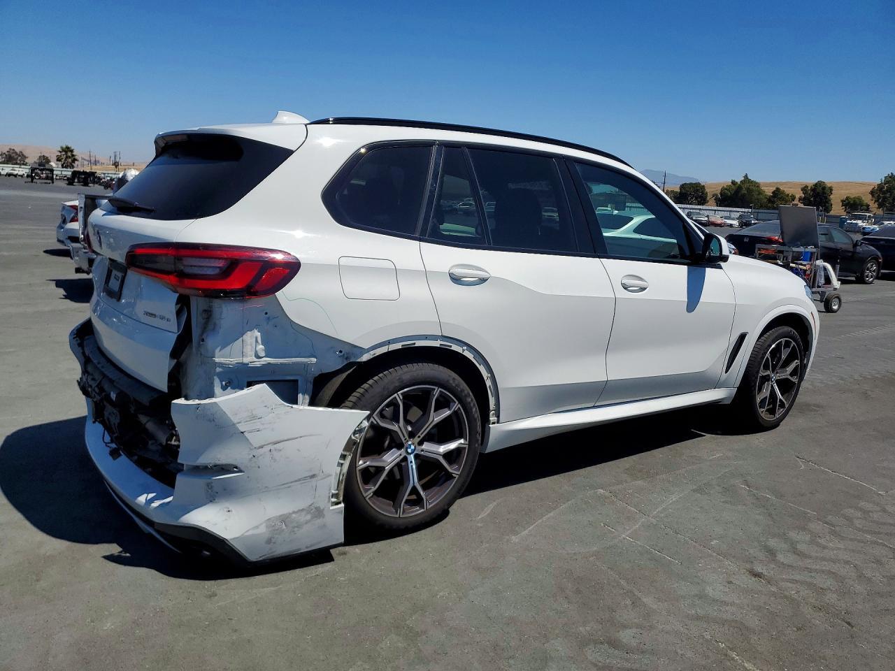 2021 BMW X5 xDrive45E - zdjęcie 3