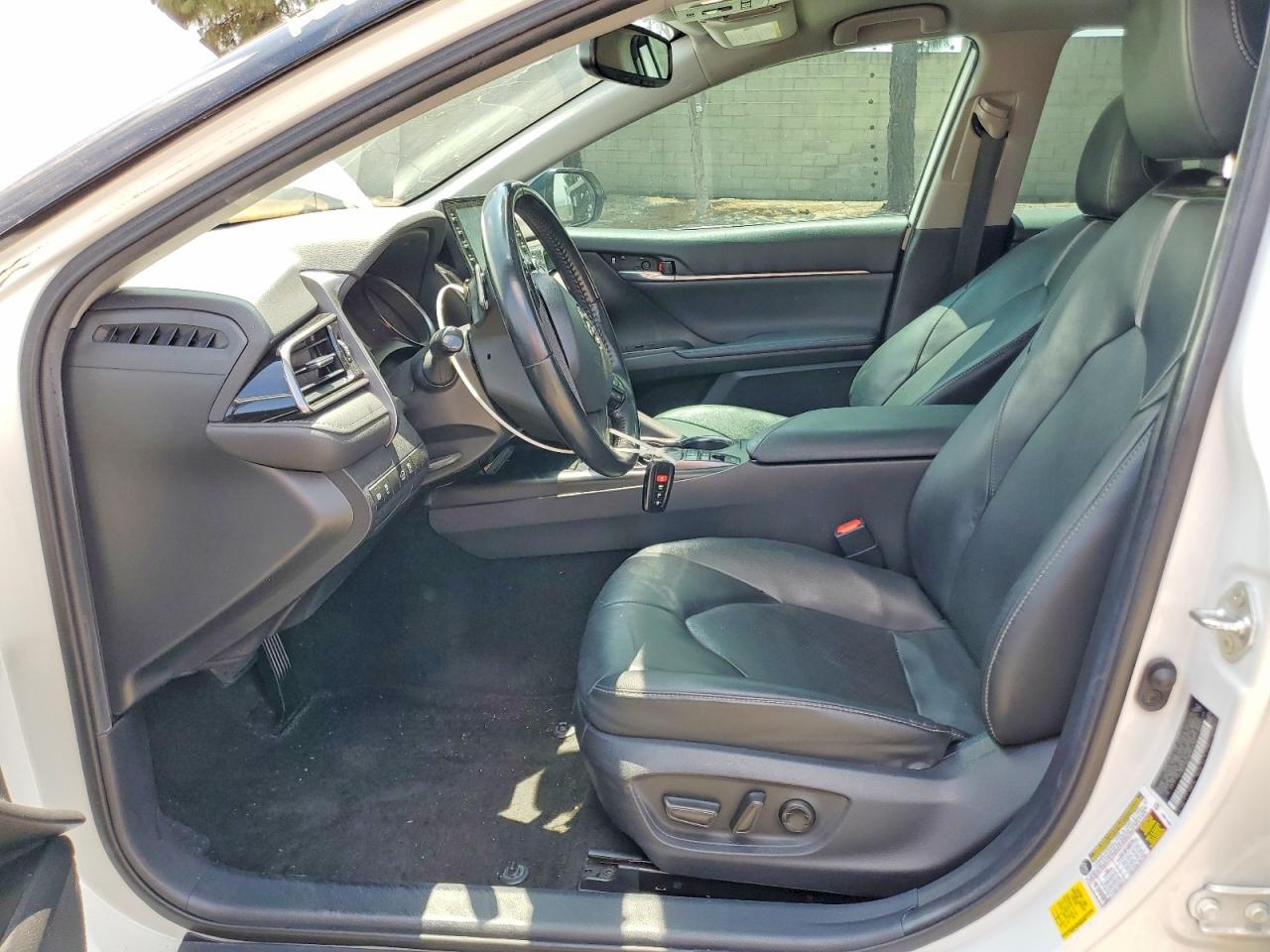 2021 Toyota Camry Xse - zdjęcie 7