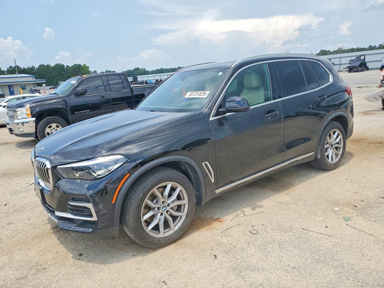 2022 BMW X5 xDrive40I - zdjęcie główne