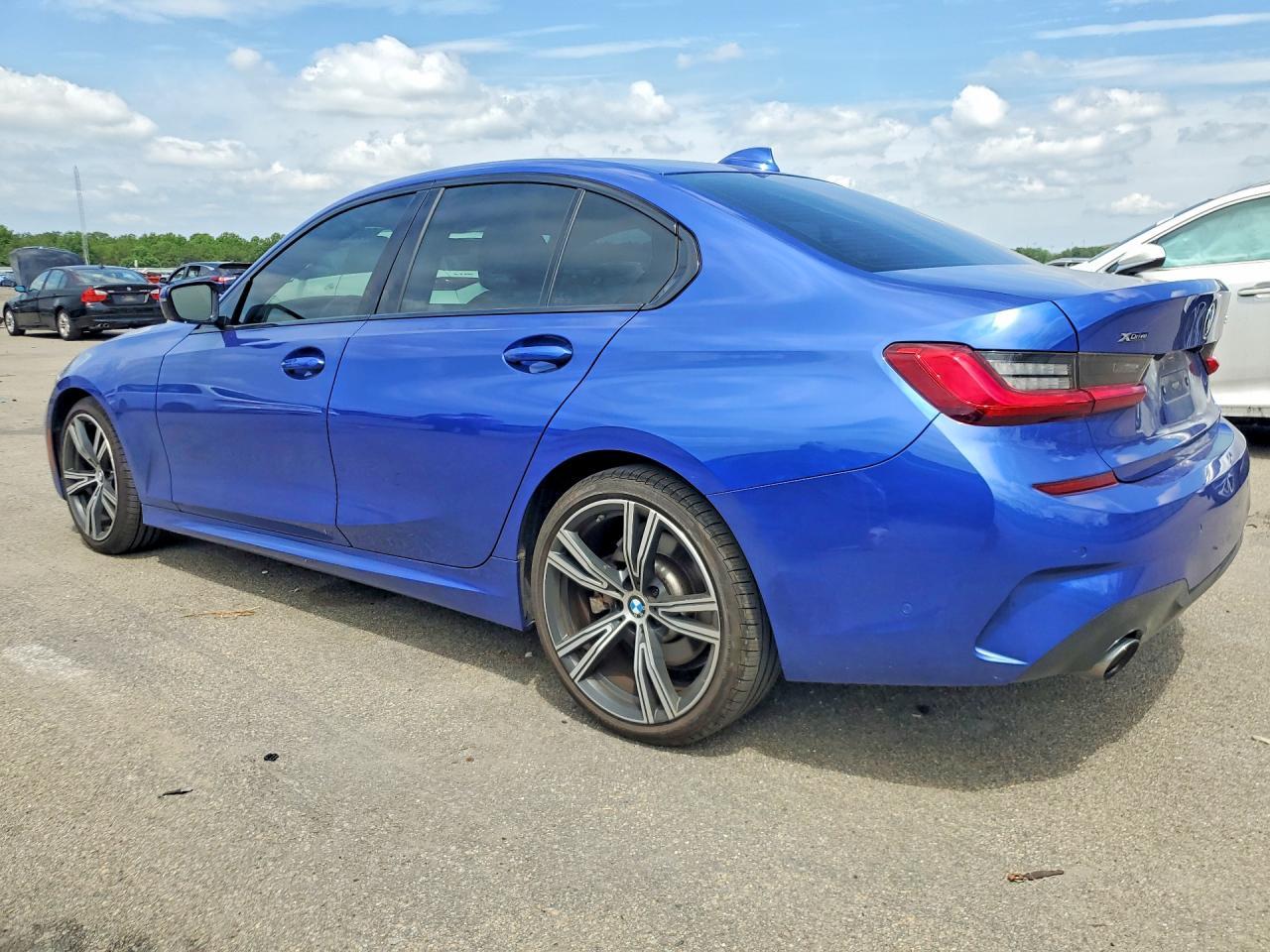 2020 BMW Seria 3 330i - zdjęcie 2