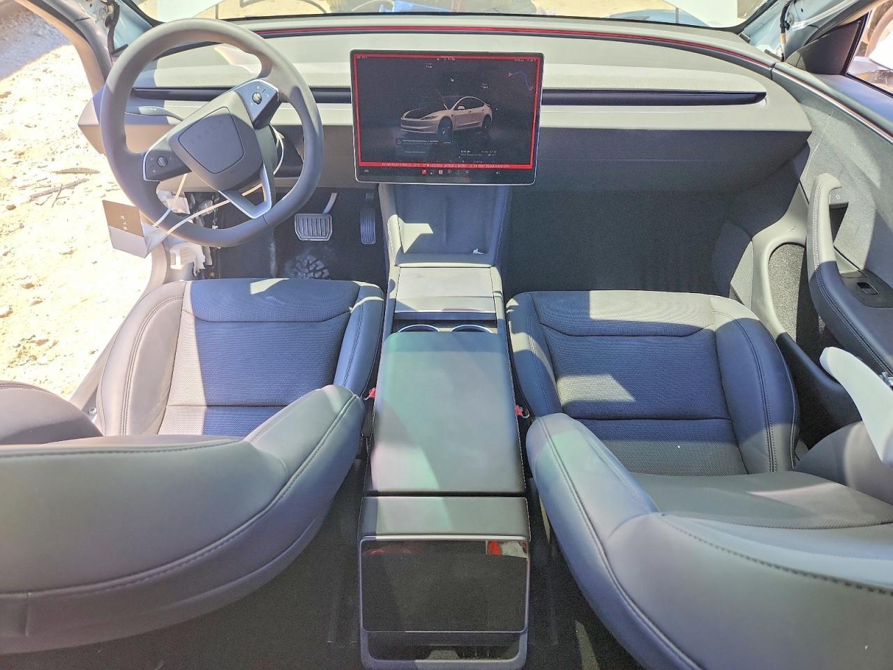 2026 Tesla Model 3 - zdjęcie 8