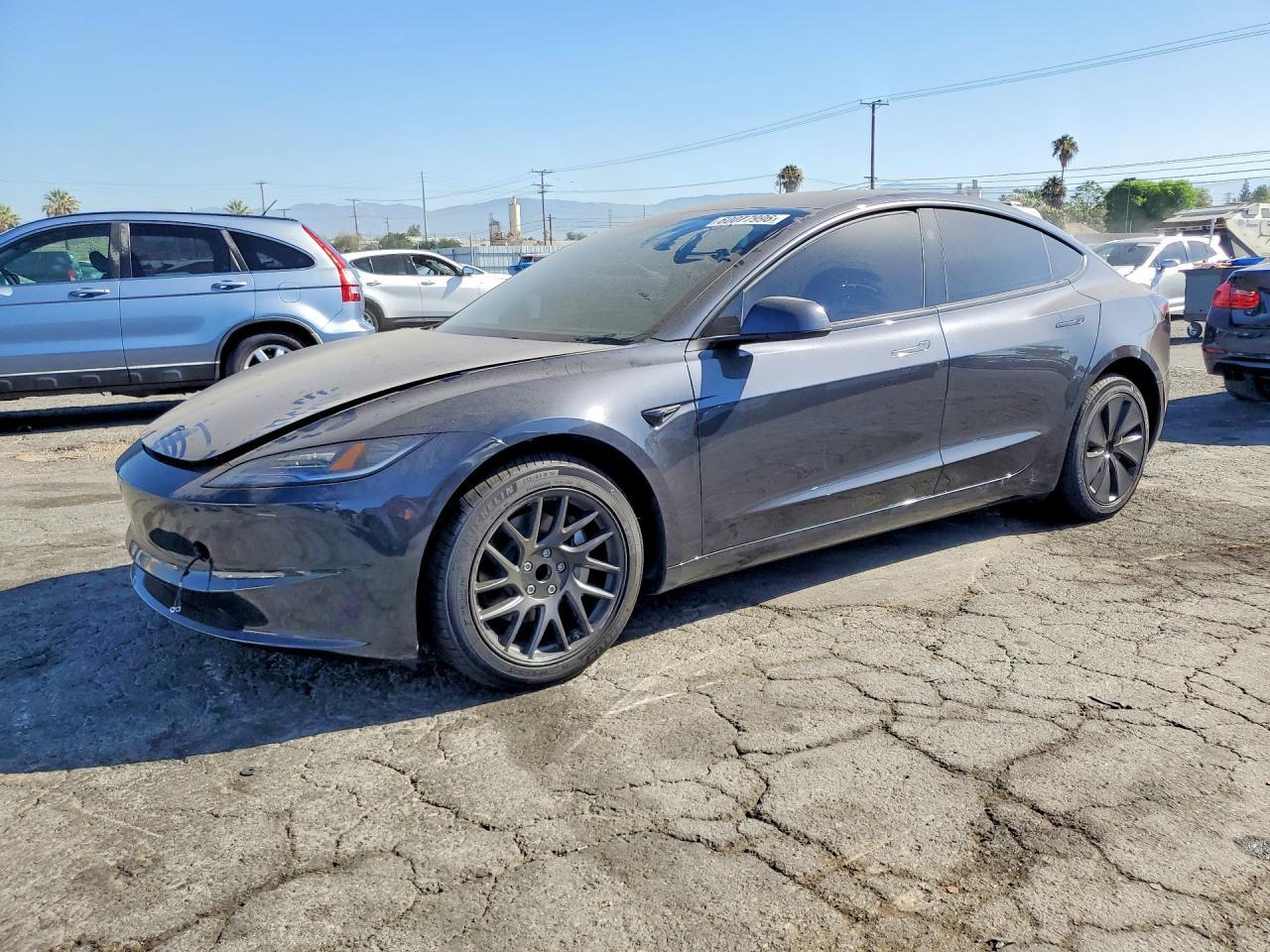 2026 Tesla Model 3 - zdjęcie główne