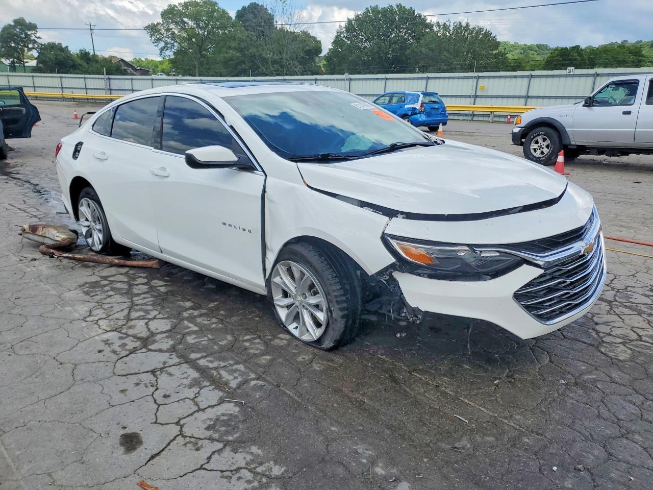 2024 Chevrolet Malibu Lt - zdjęcie 4
