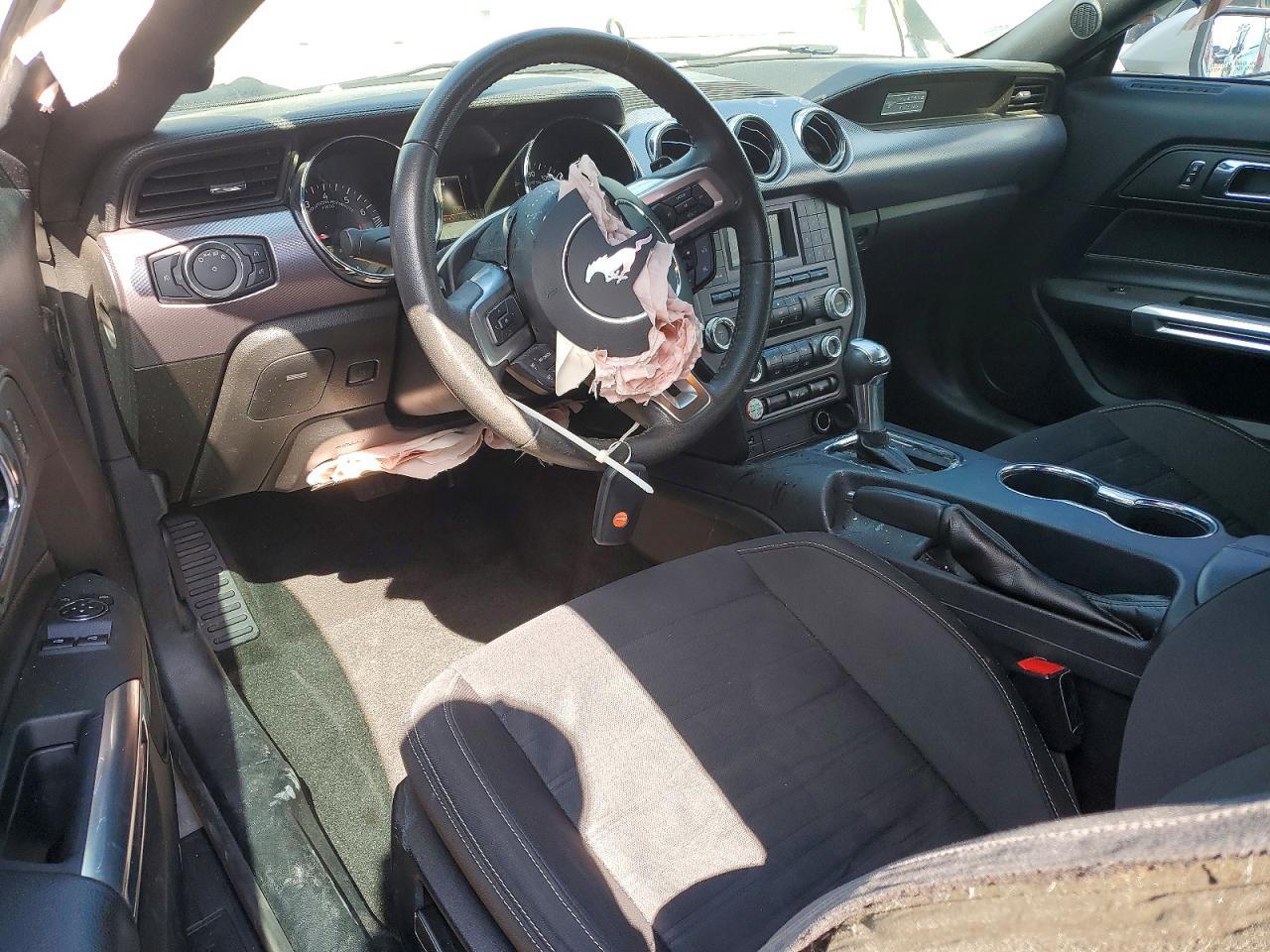 2016 Ford Mustang - zdjęcie 8
