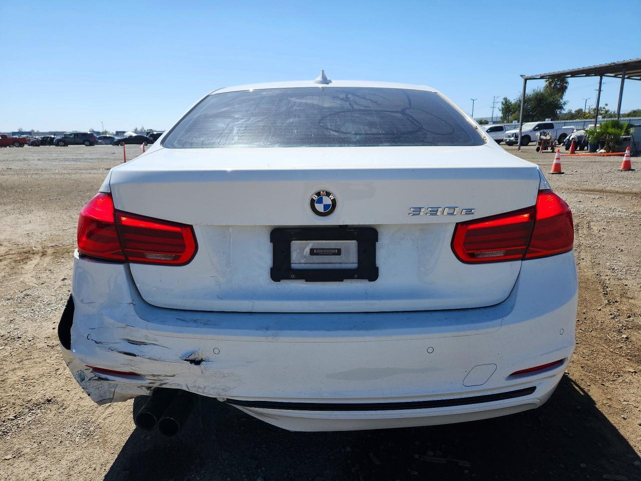 2017 BMW 330E - zdjęcie 6