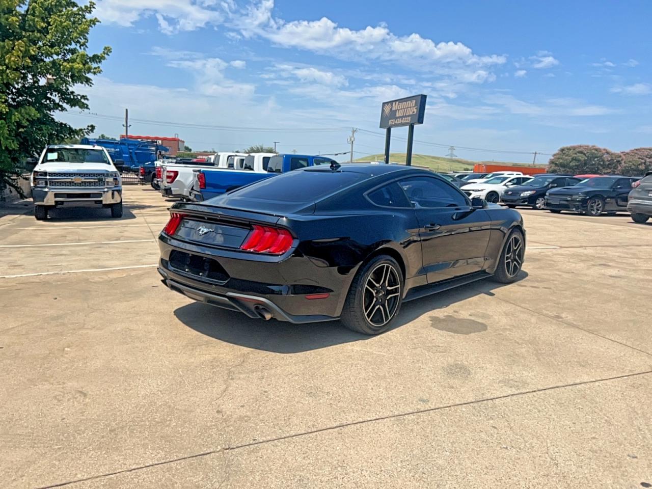 2022 Ford Mustang - zdjęcie 4