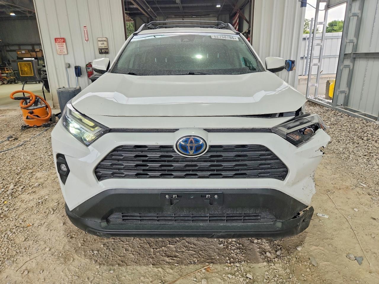 2023 Toyota Rav4 Woodland Edition - zdjęcie 5