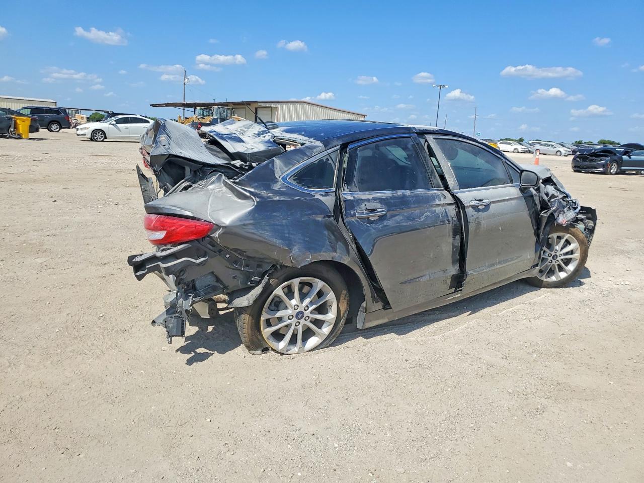 2019 Ford Fusion Titanium - zdjęcie 3