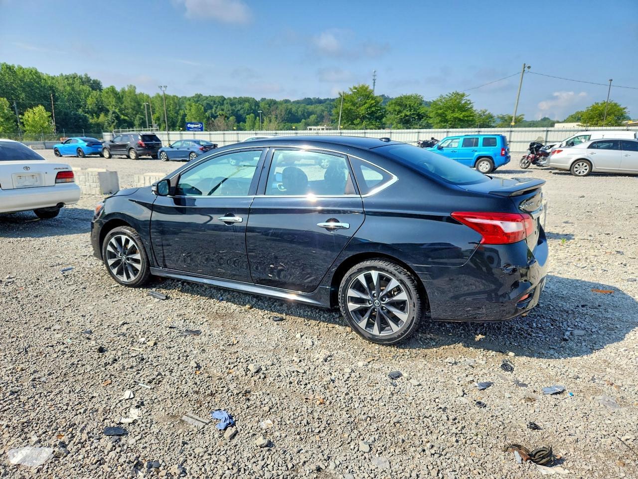 2019 Nissan Sentra Sr - zdjęcie 2