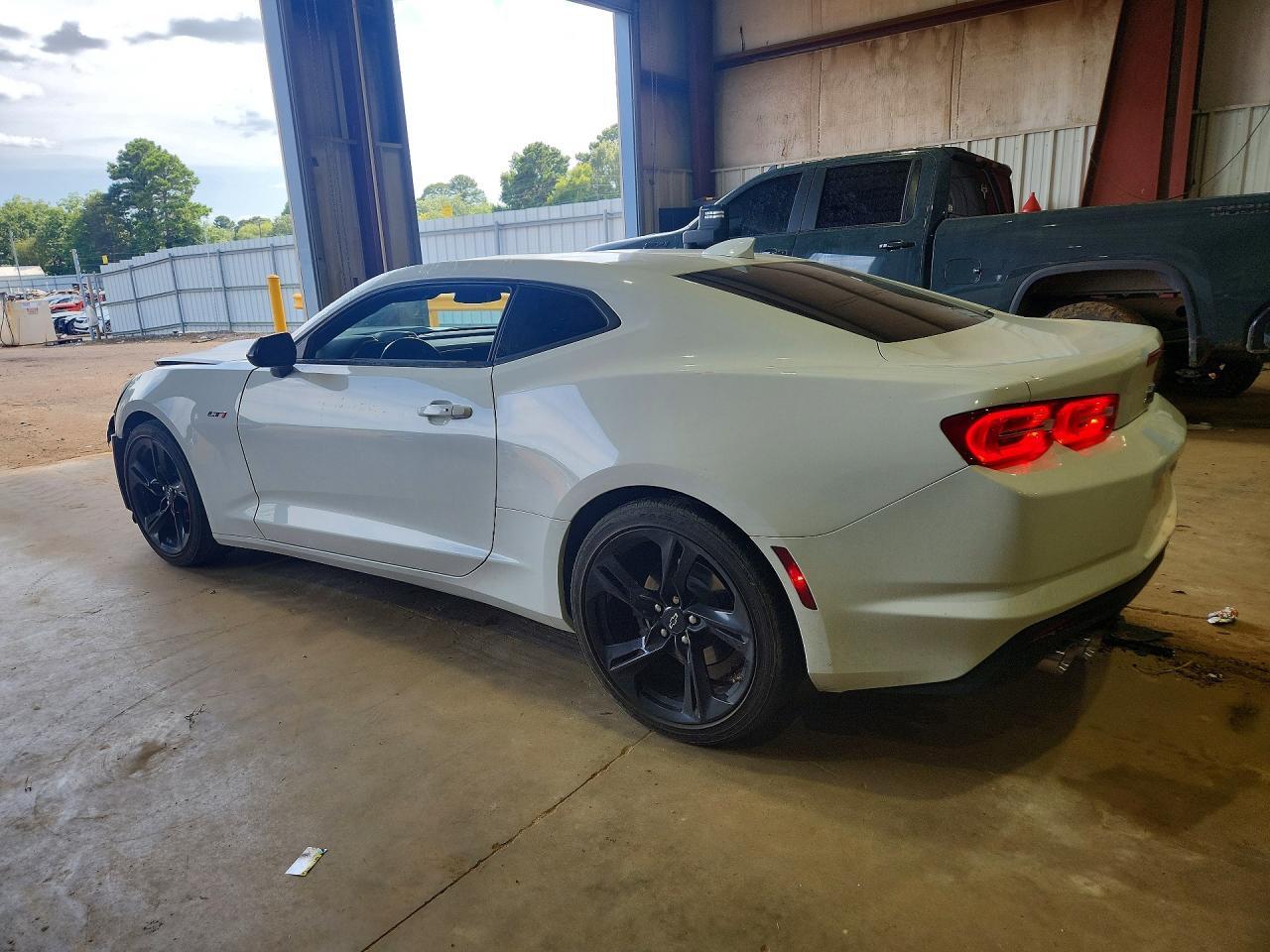 2021 Chevrolet Camaro Lz - zdjęcie 2