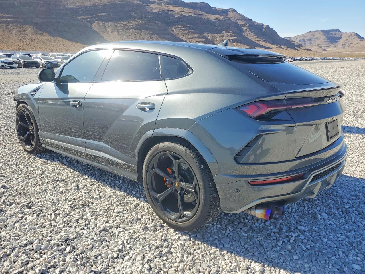 2019 Lamborghini Urus - zdjęcie 2