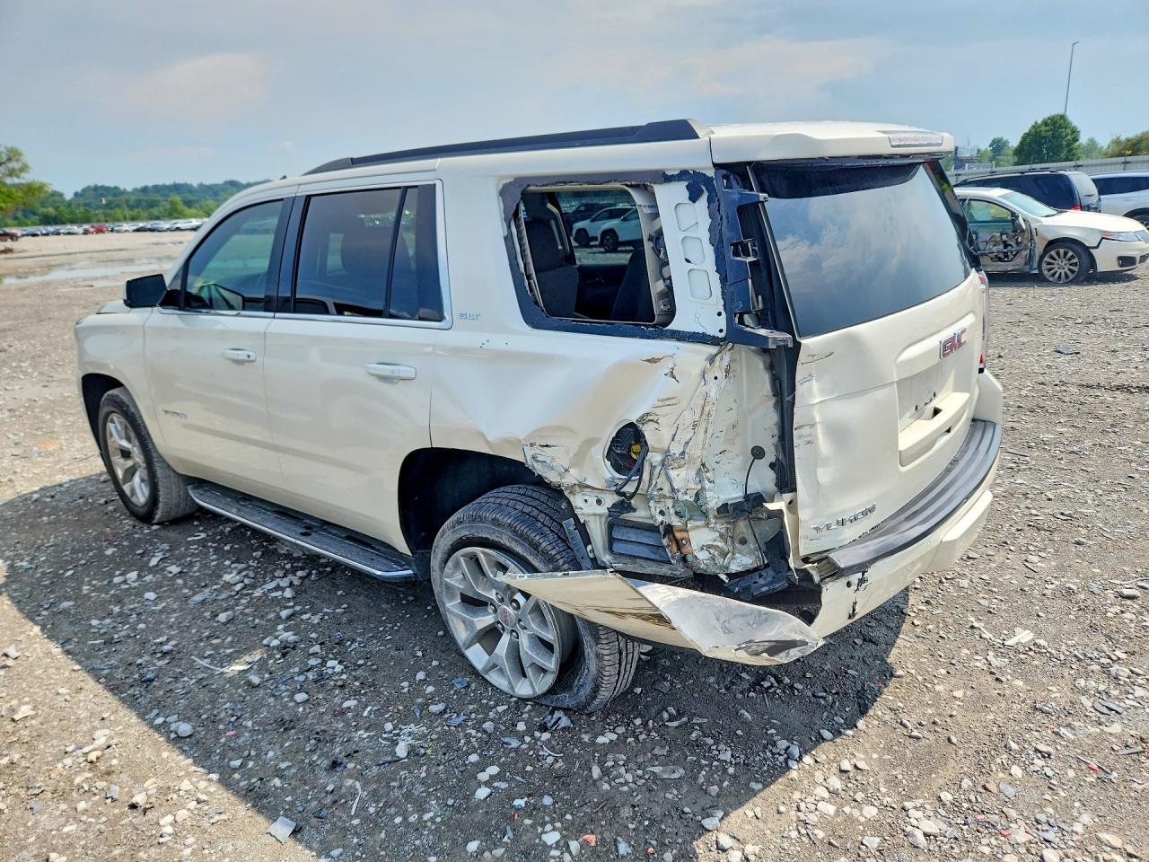 2015 GMC Yukon Slt - zdjęcie 2