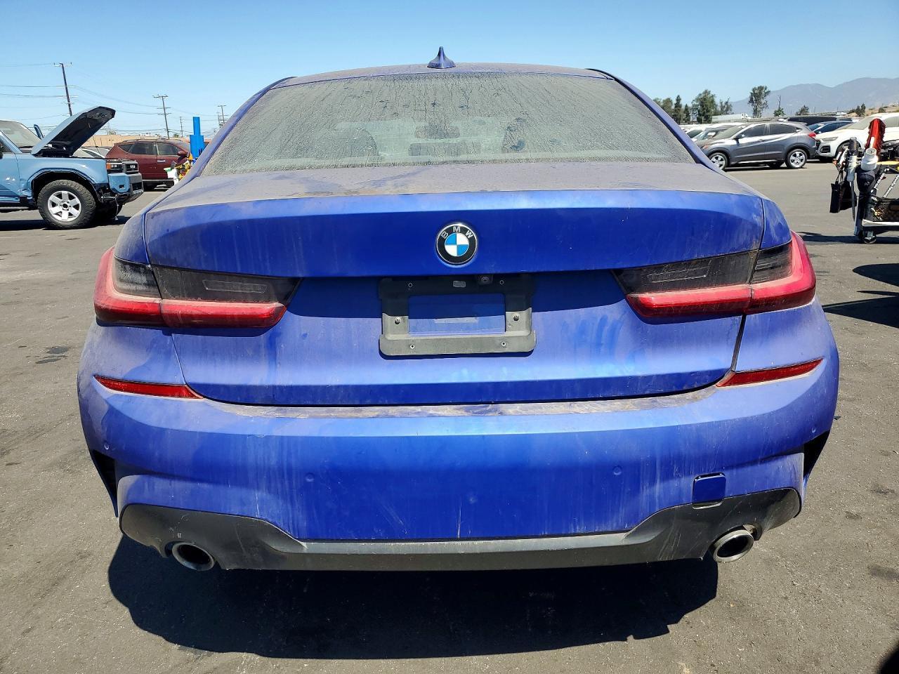 2020 BMW 330I - zdjęcie 6
