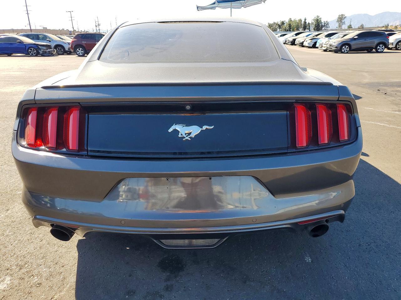 2016 Ford Mustang Base - zdjęcie 6