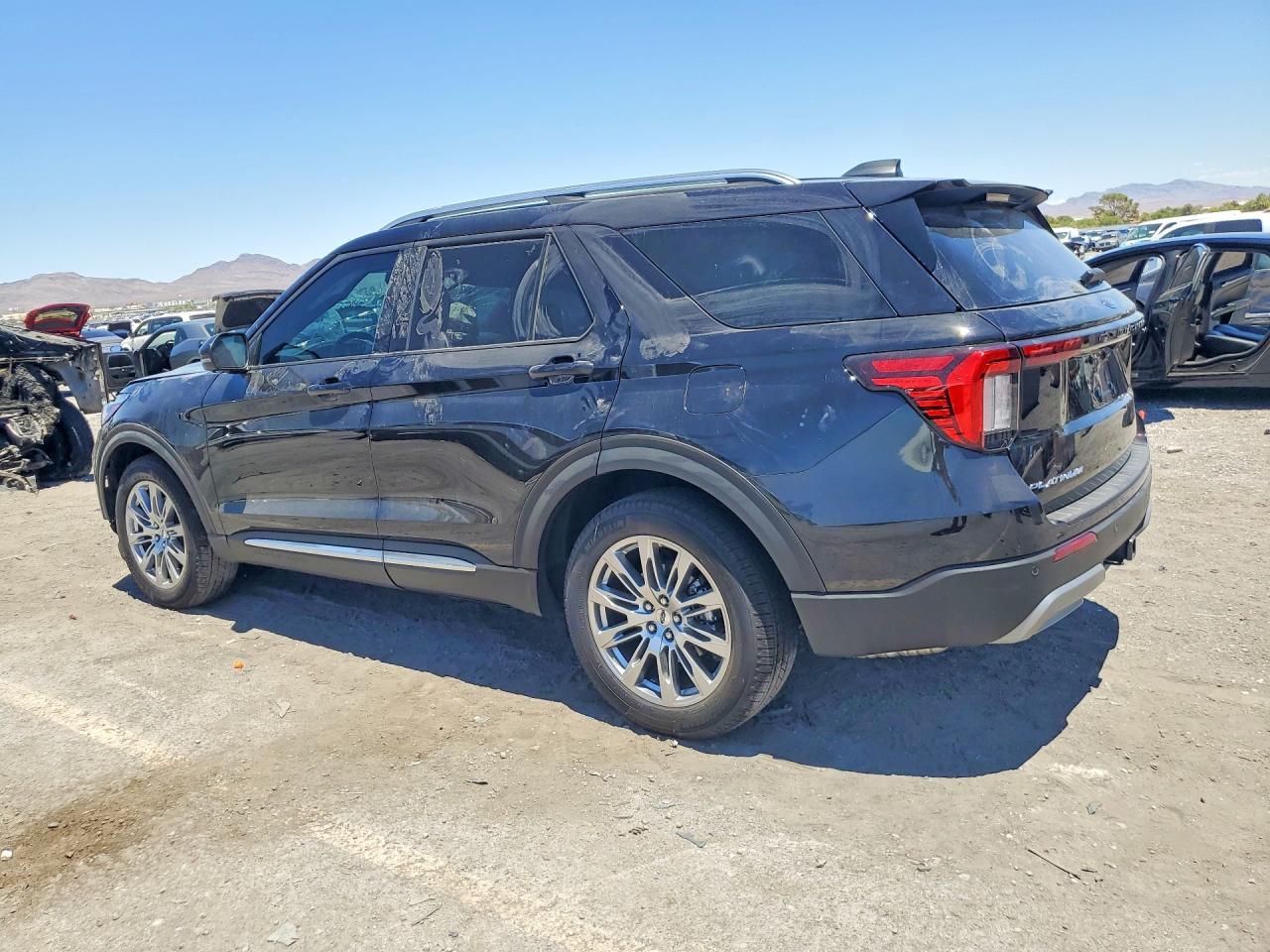 2026 Ford Explorer Platinum - zdjęcie 2