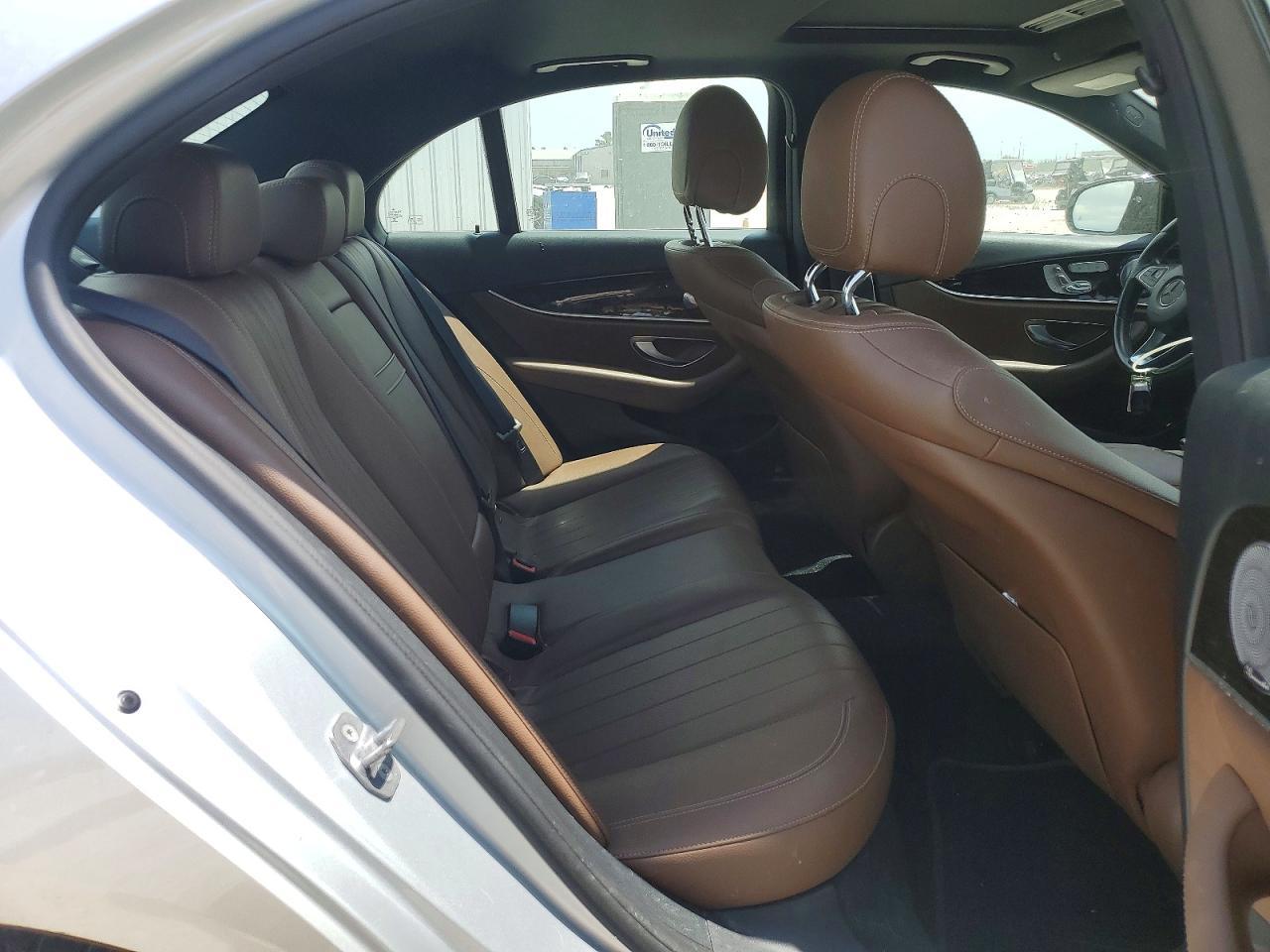 2018 Mercedes-Benz E 300 - zdjęcie 10