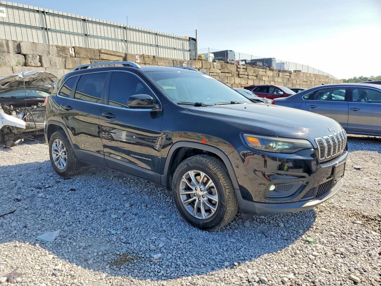 2019 Jeep Cherokee Latitude - zdjęcie 4