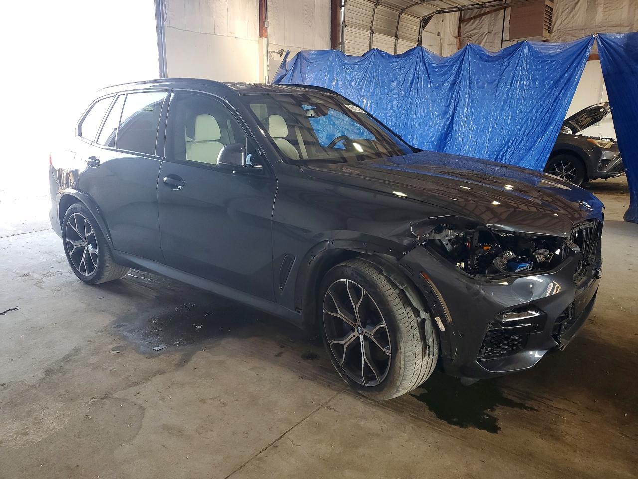 2022 BMW X5 xDrive40I - zdjęcie 4