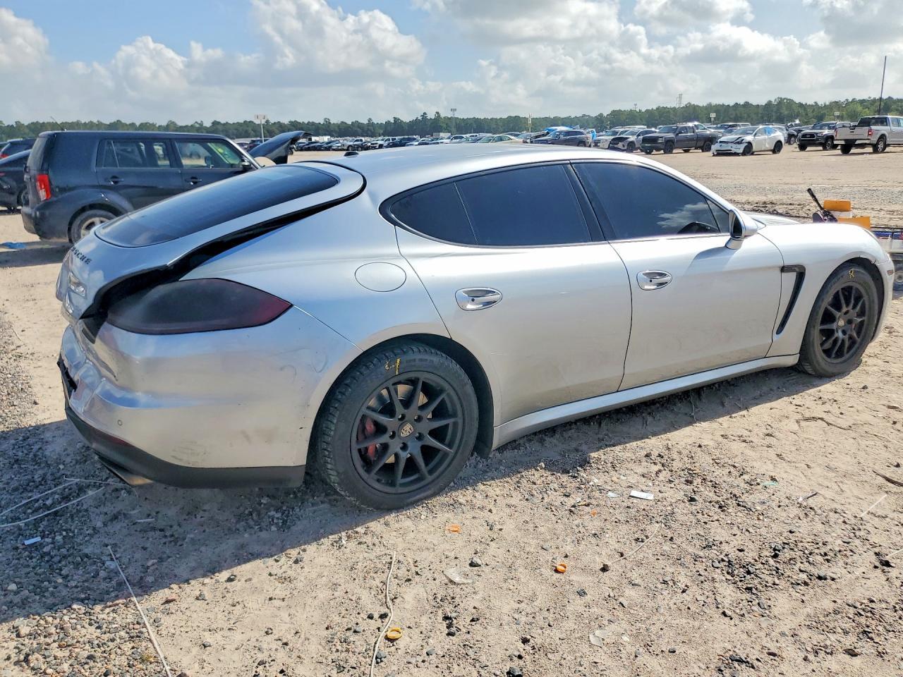 2015 Porsche Panamera 2 - zdjęcie 3