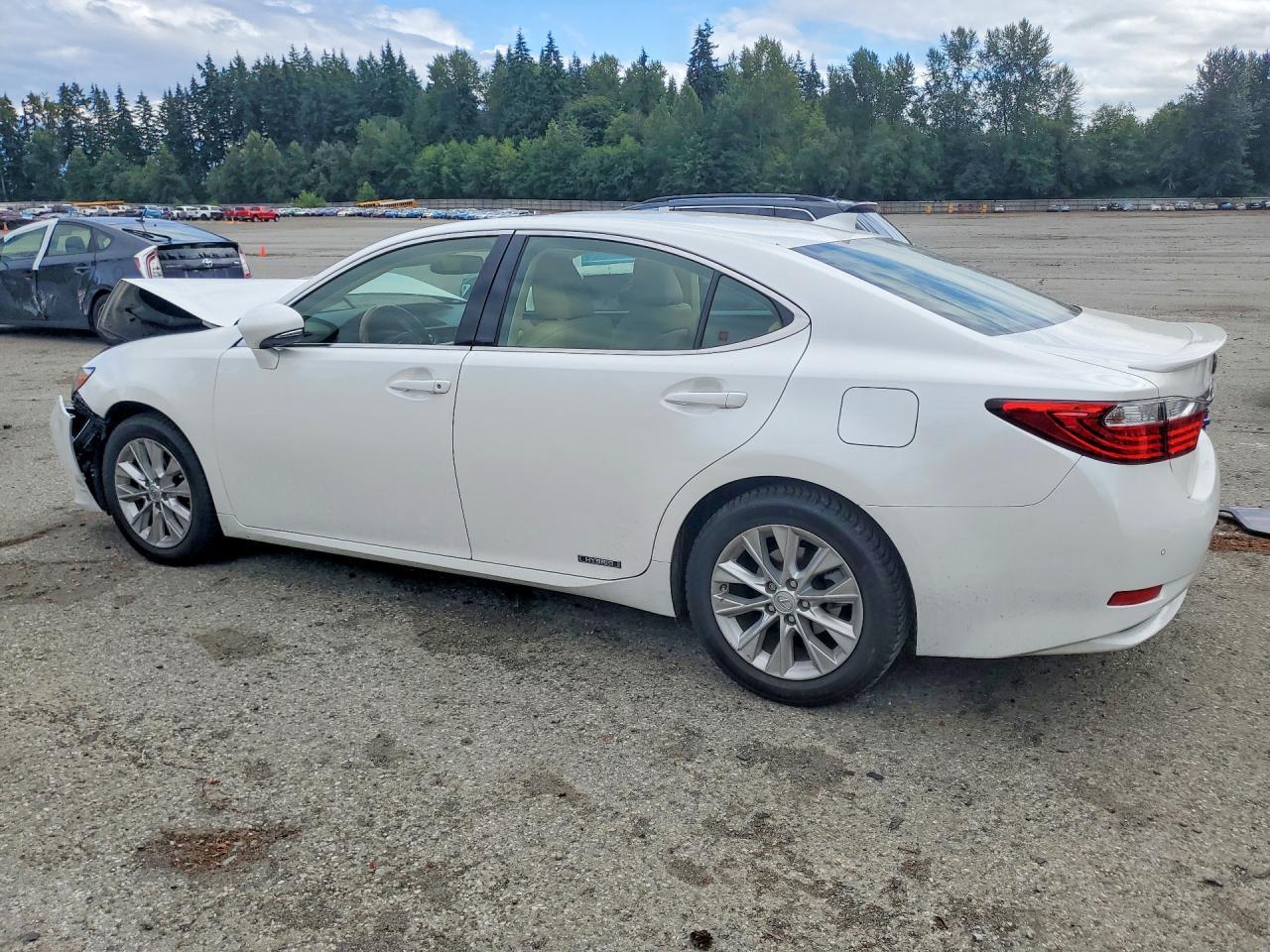 2015 Lexus Es 300H - zdjęcie 2