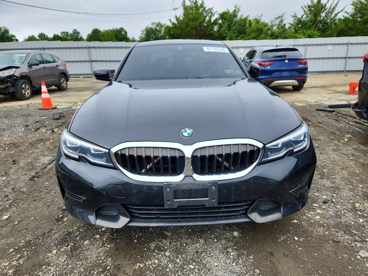 2021 BMW 330Xi - zdjęcie 5
