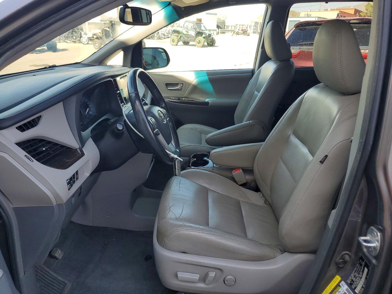 2017 Toyota Sienna Xle Premium 8-Passenger - zdjęcie 7