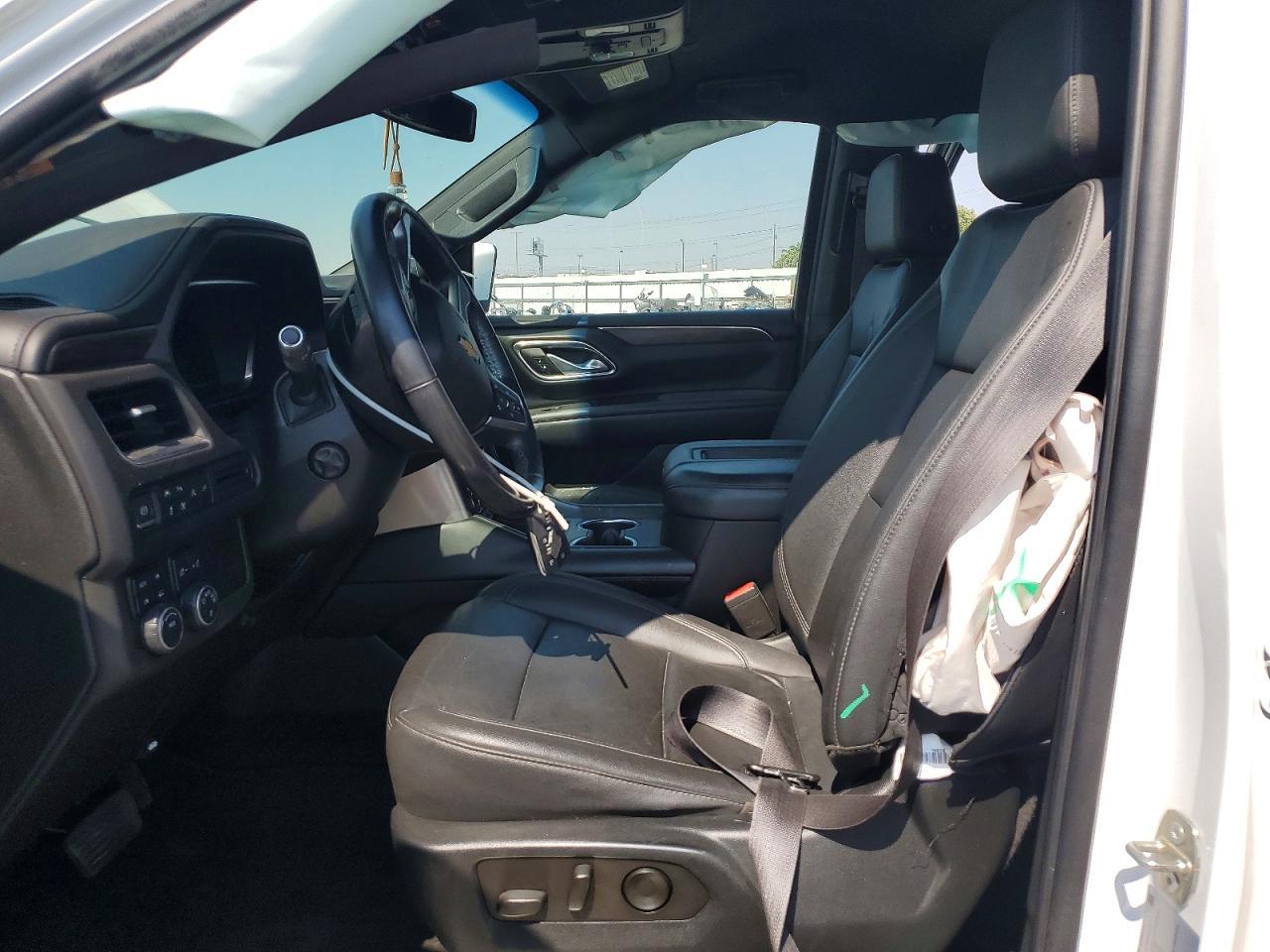 2022 Chevrolet Suburban K1500 Lt - zdjęcie 7