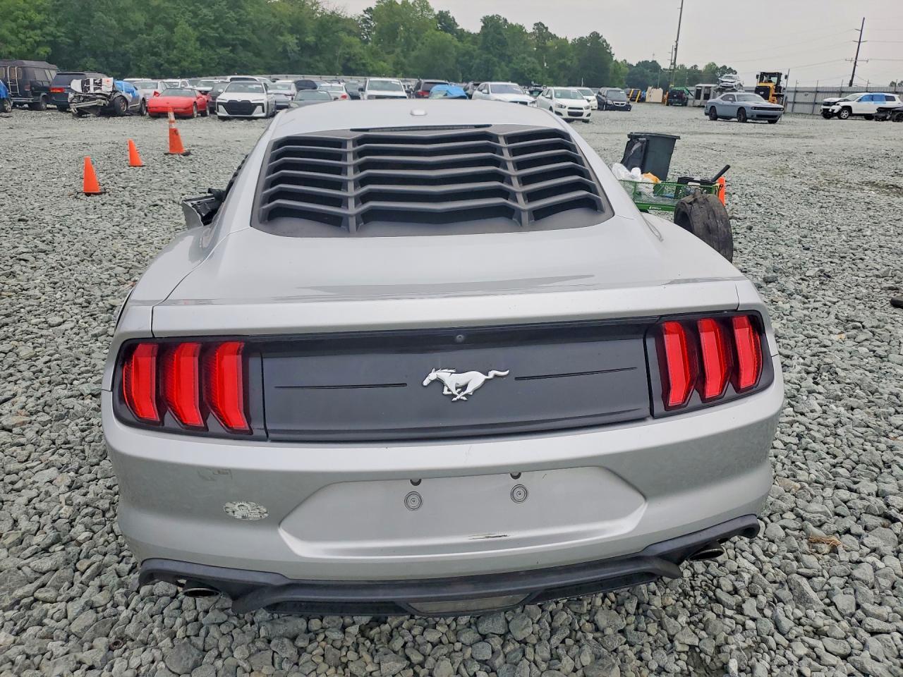 2019 Ford Mustang - zdjęcie 6