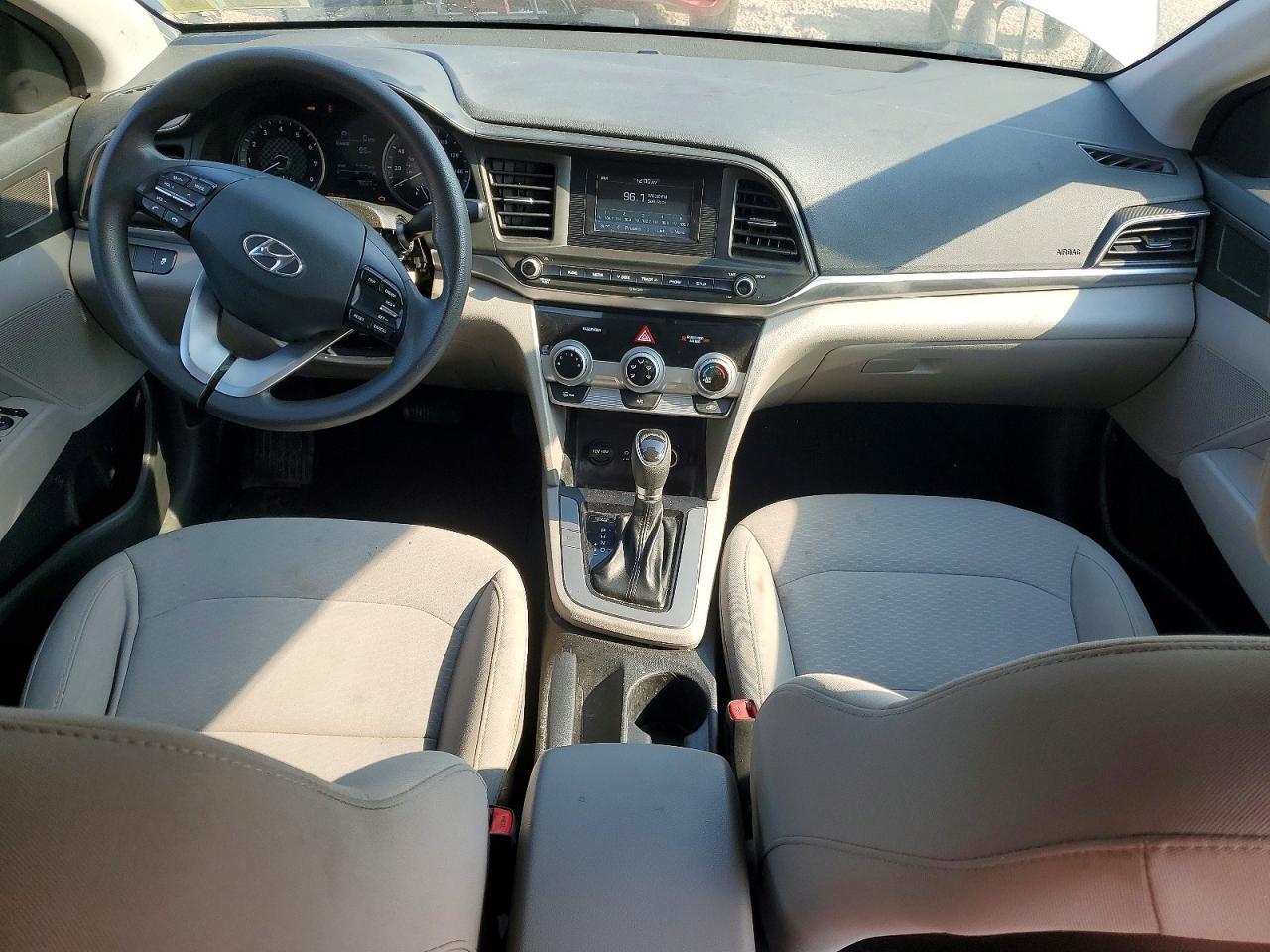 2019 Hyundai Elantra Se - zdjęcie 8