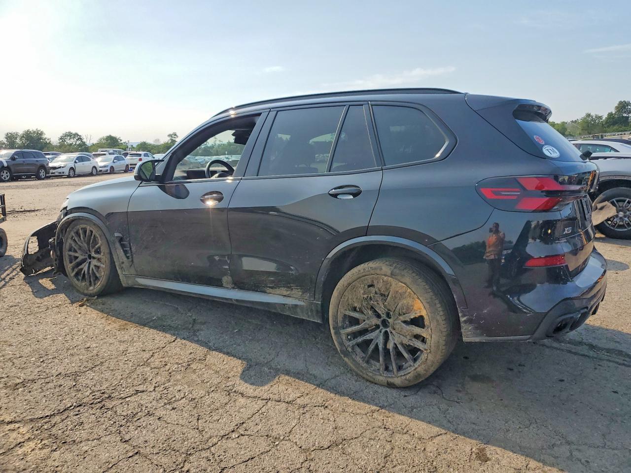 2024 BMW X5 M60I - zdjęcie 2