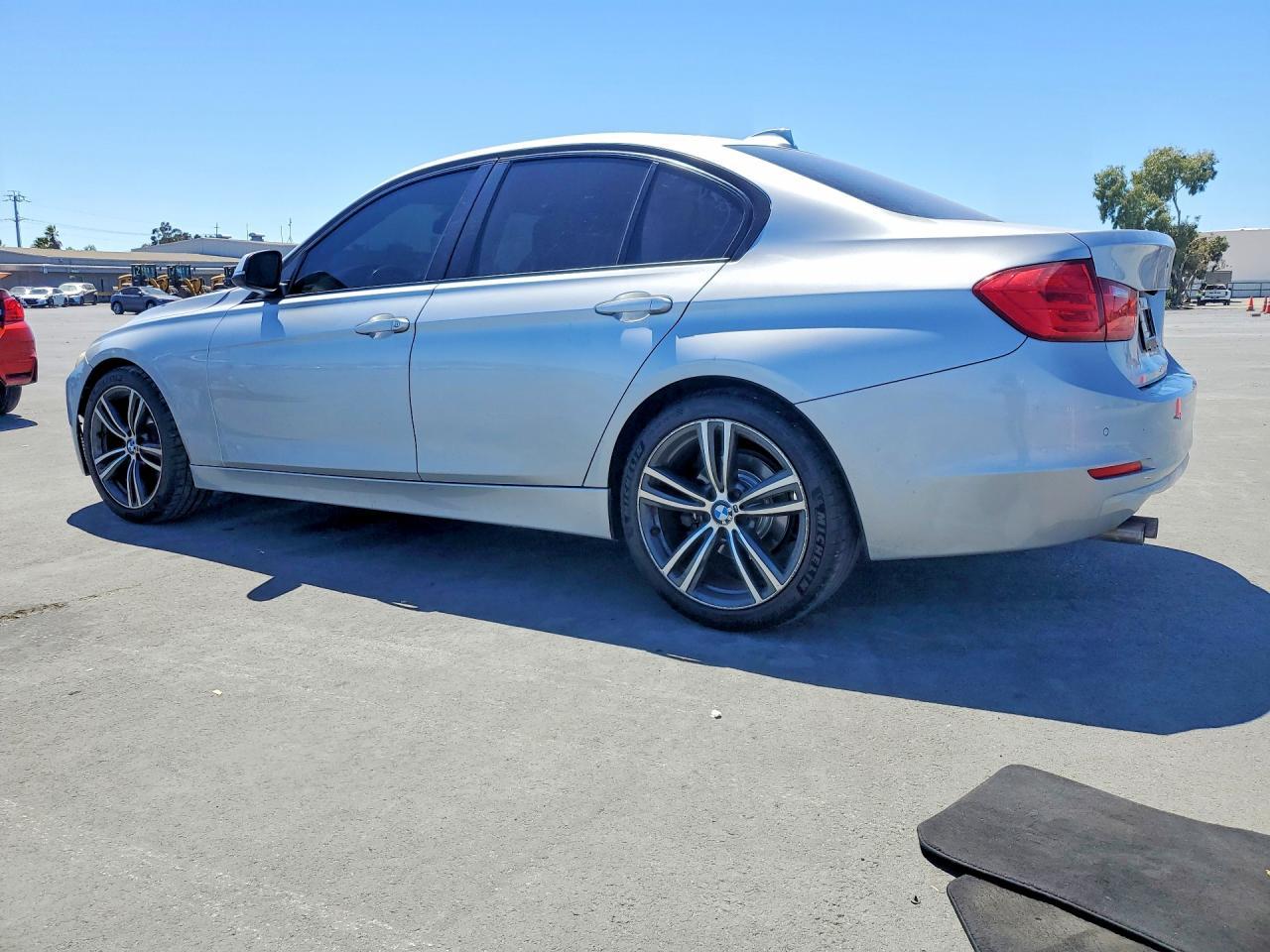 2014 BMW 328 I - zdjęcie 2