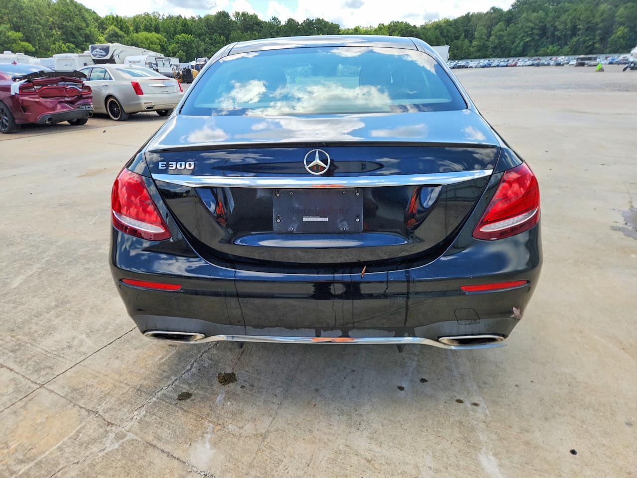2017 Mercedes-Benz E 300 - zdjęcie 6