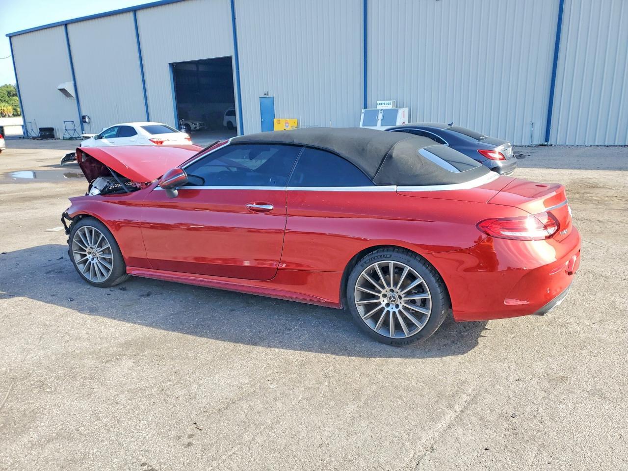 2019 Mercedes-Benz C 300 - zdjęcie 2