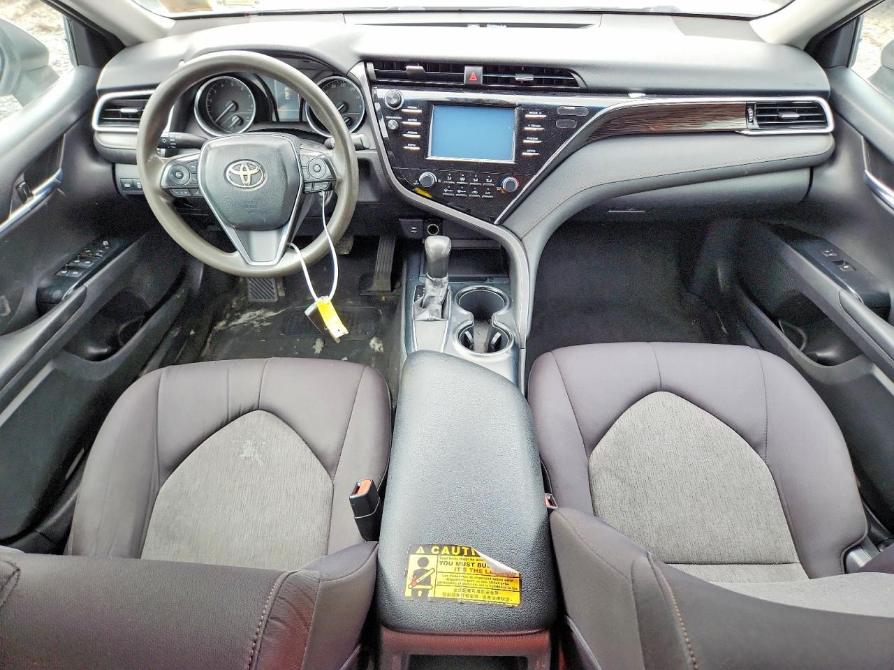 2018 Toyota Camry Le - zdjęcie 8