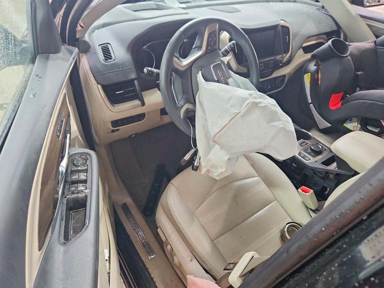 2023 GMC Terrain Denali - zdjęcie 8