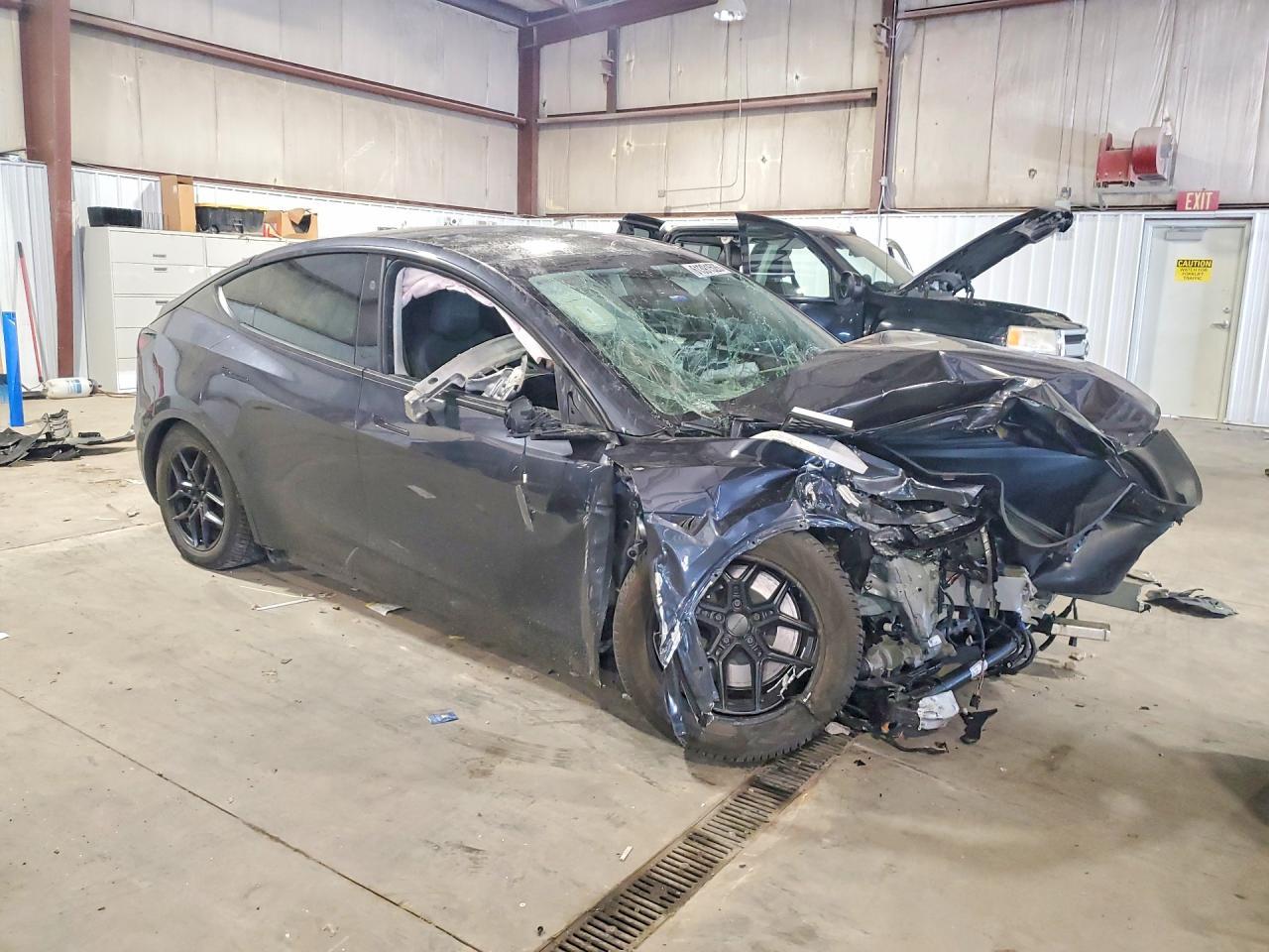 2024 Tesla Model Y - zdjęcie 4