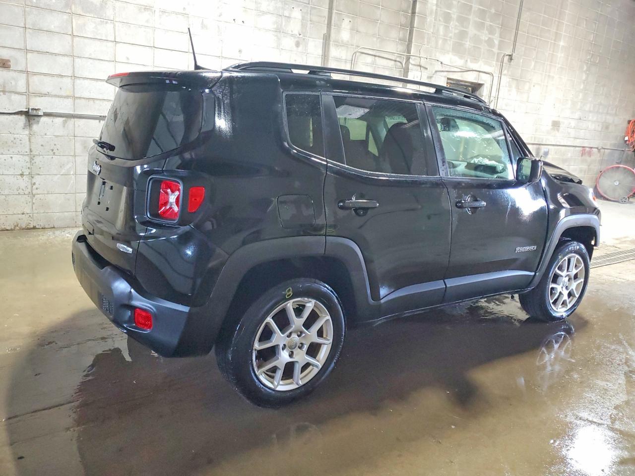 2020 Jeep Renegade Latitude - zdjęcie 3