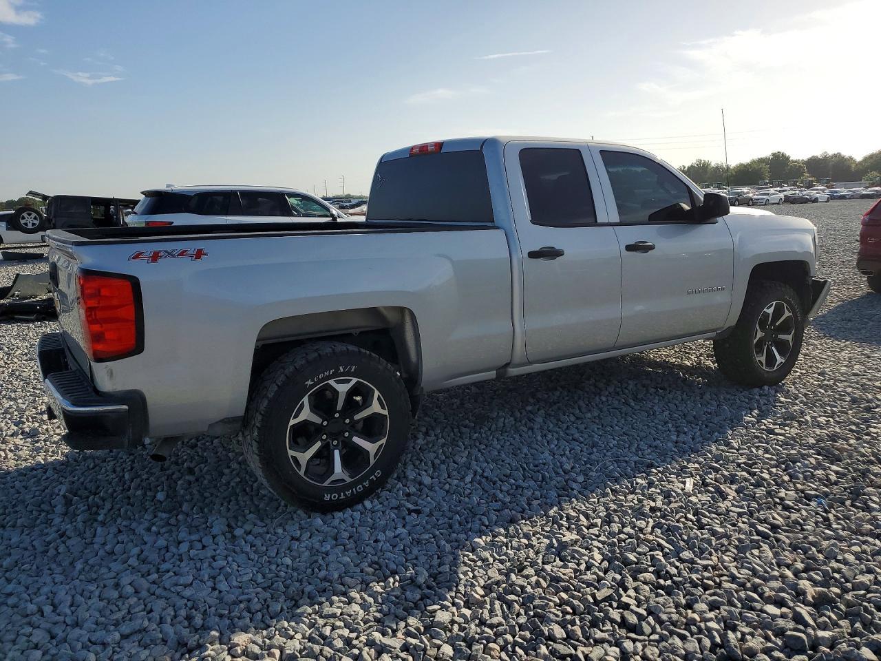 2017 Chevrolet Silverado K1500 Custom - zdjęcie 3