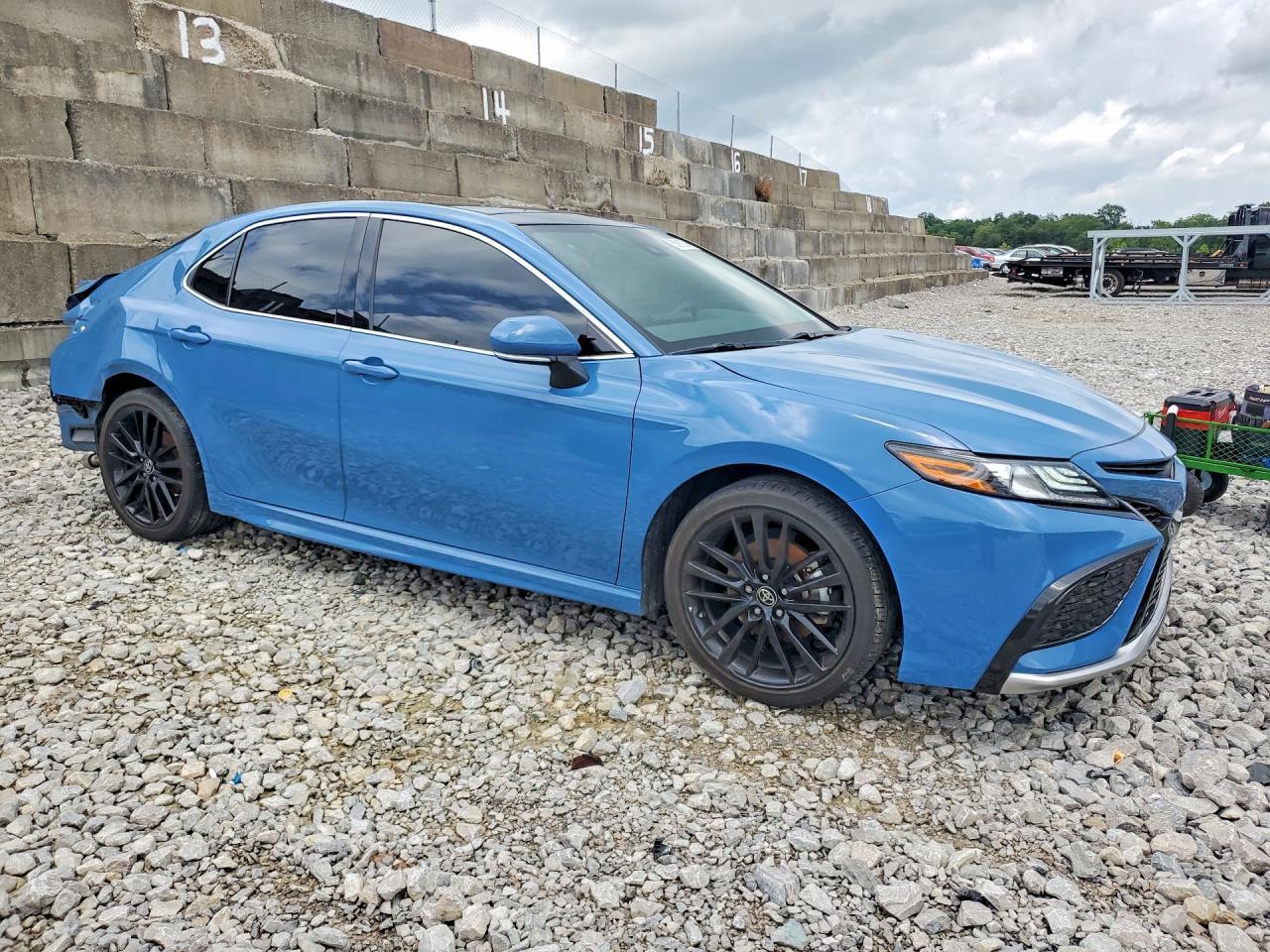 2023 Toyota Camry Xse - zdjęcie 4