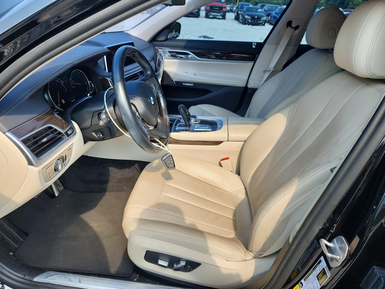 2017 BMW 740 I - zdjęcie 7