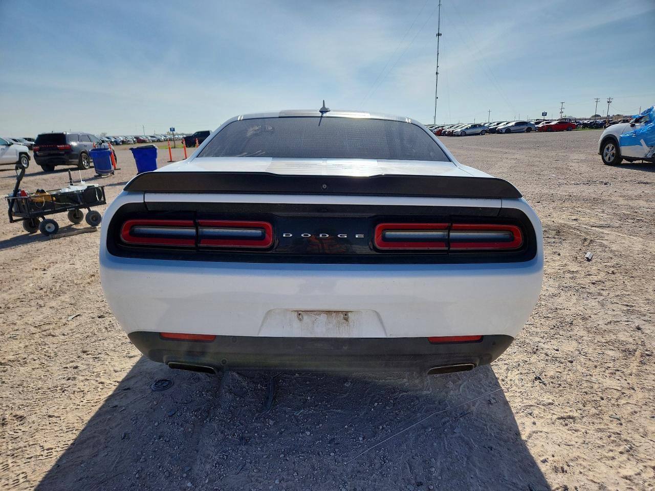2016 Dodge Challenger Sxt - zdjęcie 6