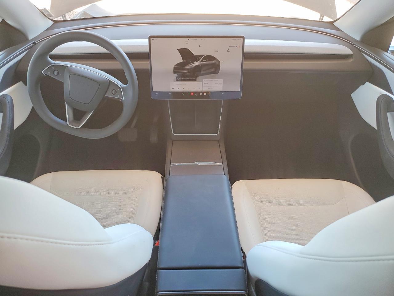 2026 Tesla Model Y - zdjęcie główne