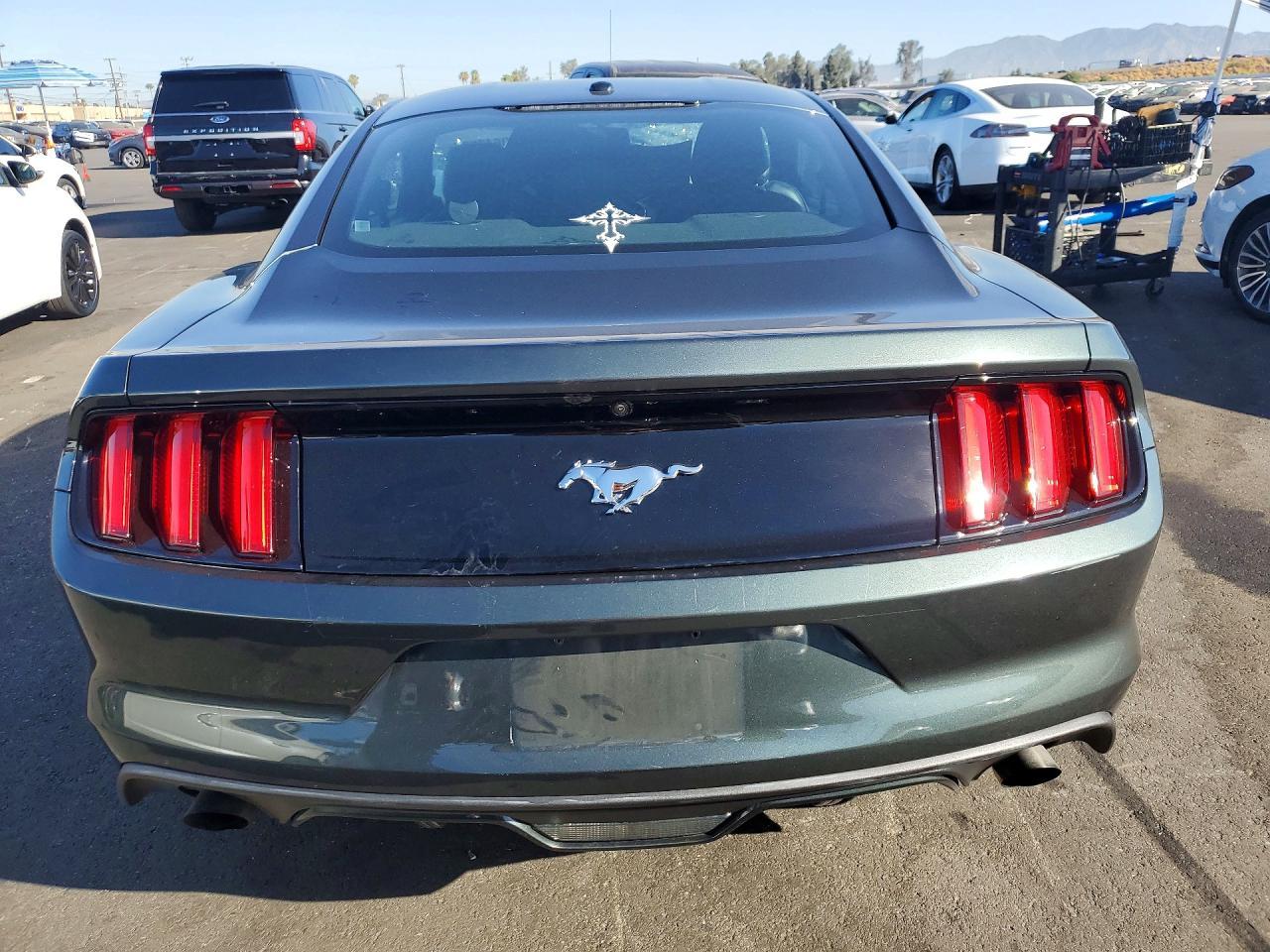 2015 Ford Mustang - zdjęcie 6