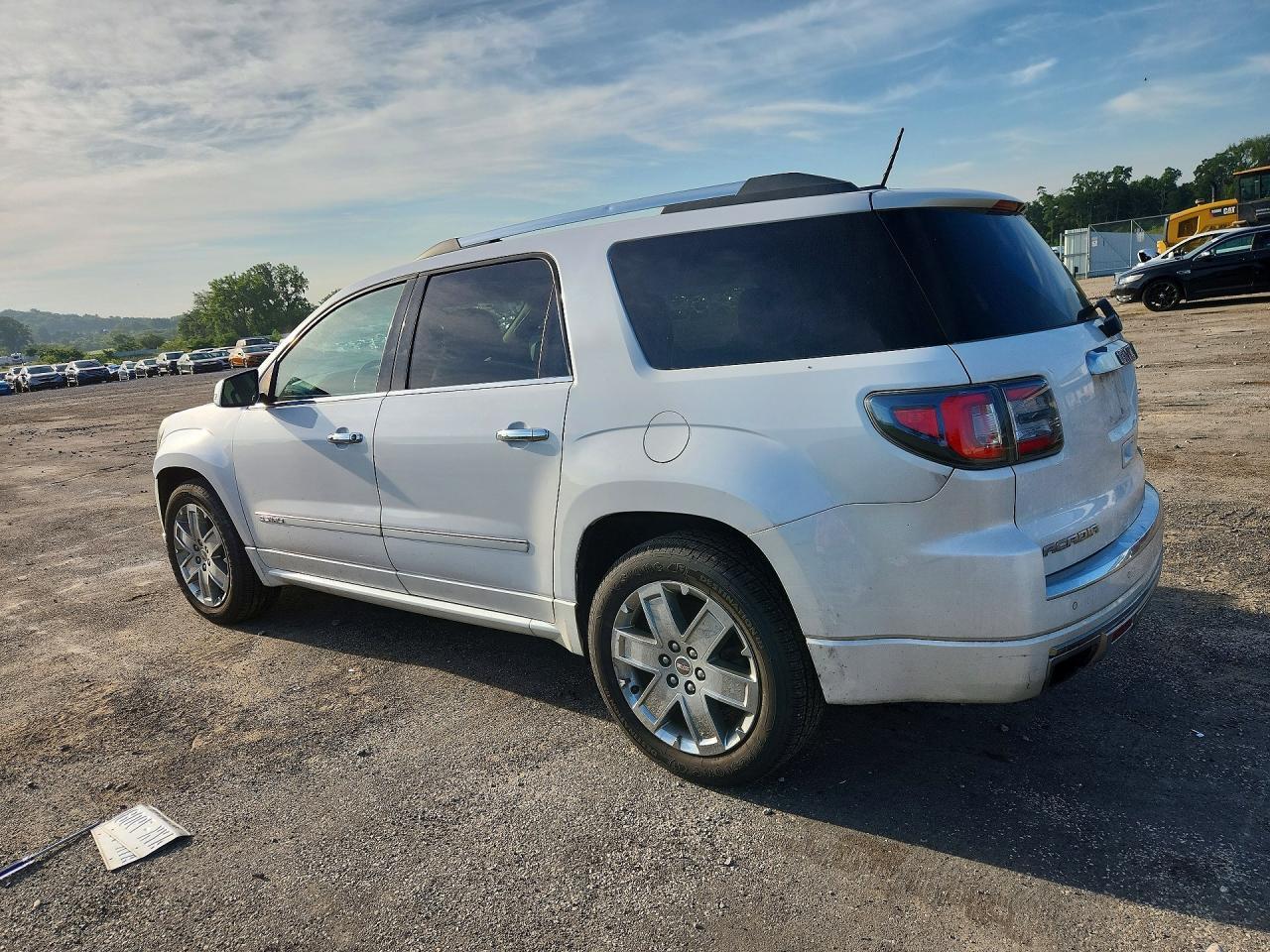 2016 GMC Acadia Denali - zdjęcie 2