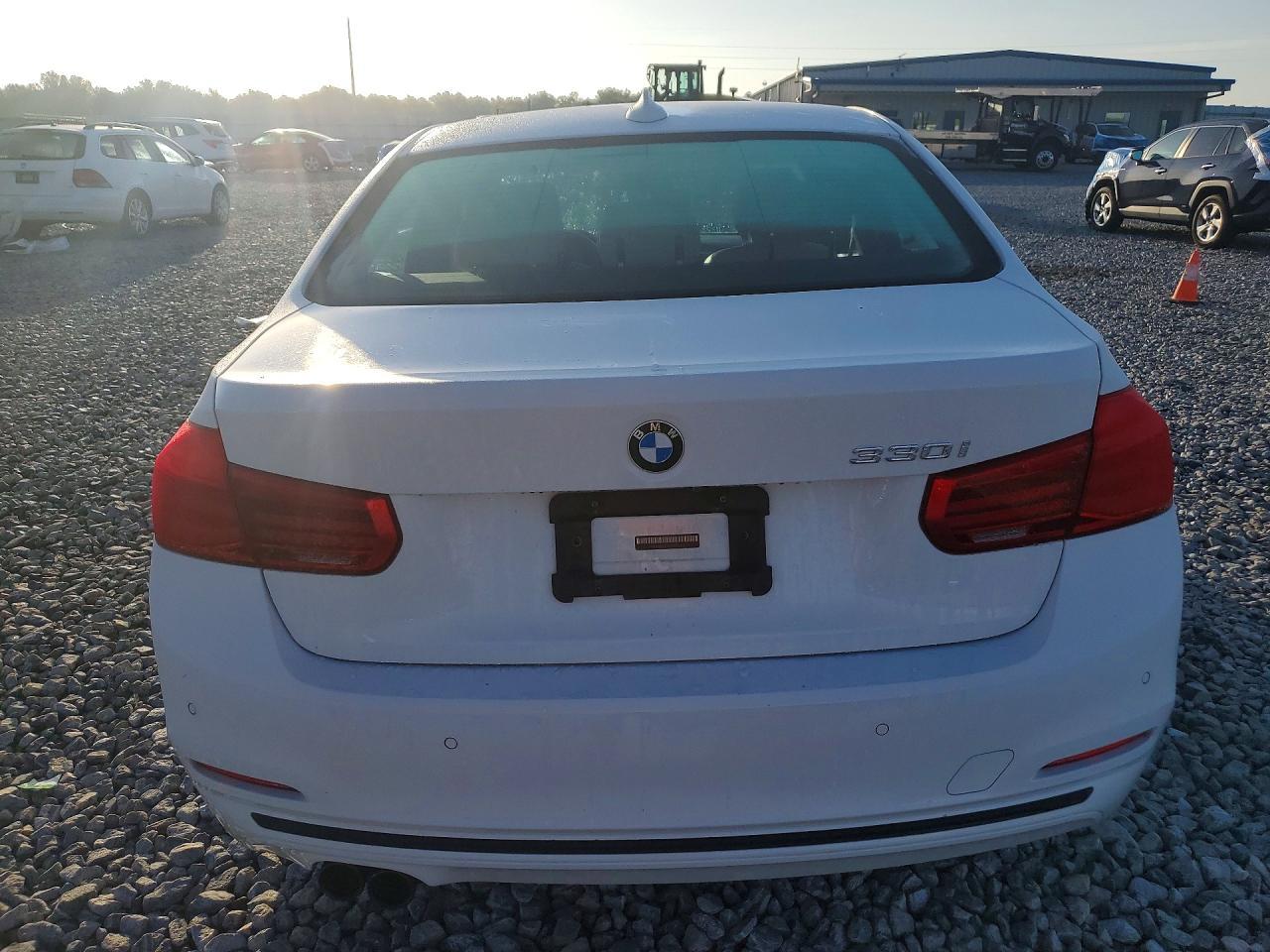 2018 BMW 330 I - zdjęcie 6