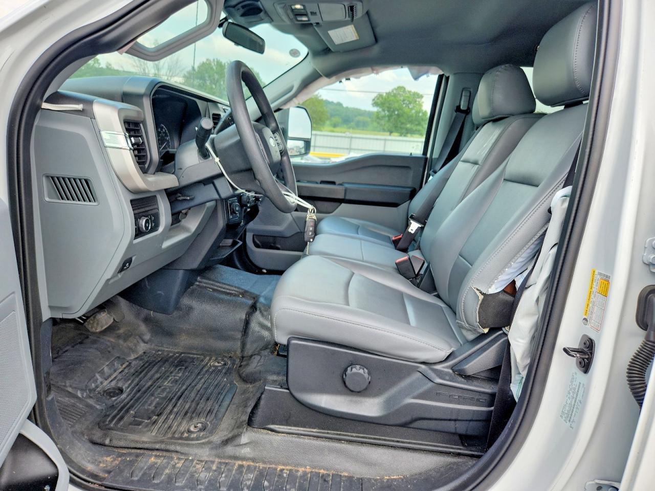 2024 Ford F250 Super Duty - zdjęcie 7